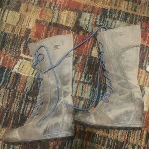 Sorel Women's brown Gray cate the great Lace-Up Boots in like new condition